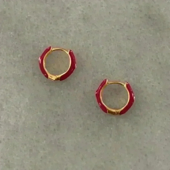 18K Gold Pink Bamboo Huggie Hoop Earrings Brand New - Picture 3 of 4